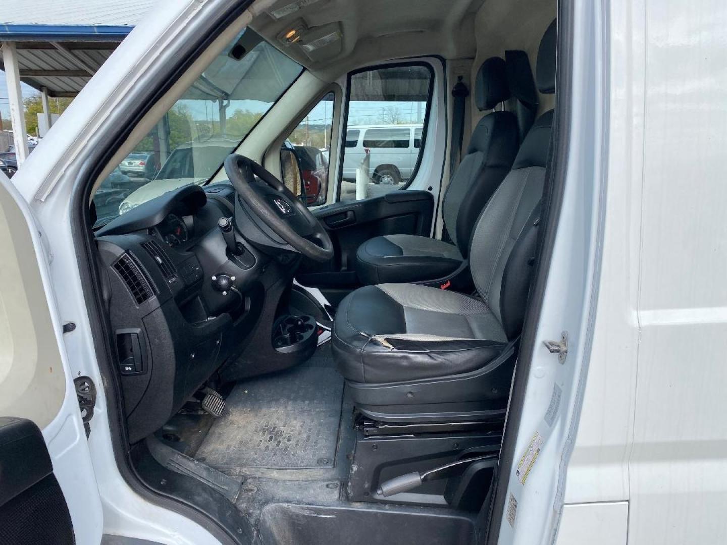 2017 White /Gray RAM Promaster (3C6TRVDG1HE) , located at 1687 Business 35 S, New Braunfels, TX, 78130, (830) 625-7159, 29.655487, -98.051491 - Photo#6